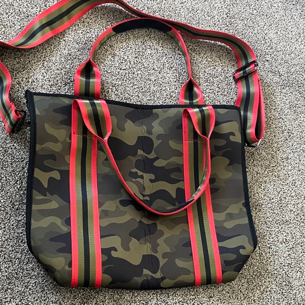 HAUTE SHORE Camouflage Tote Bag with Red and Green Stripes